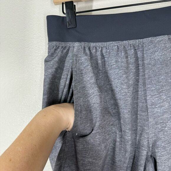 Lululemon Mens Gray Lightweight Shorts Side Pocket Linerless Size Medium - Picture 2 of 6